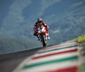 开云足球直播-生死一战，掘金破晓—乔治惊艳四座，独行侠梦碎高原