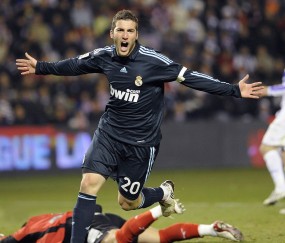 开云体育入口-奥运烽火中的红蓝交响，利物浦防线封锁墨西哥，拉什福德关键接管定乾坤