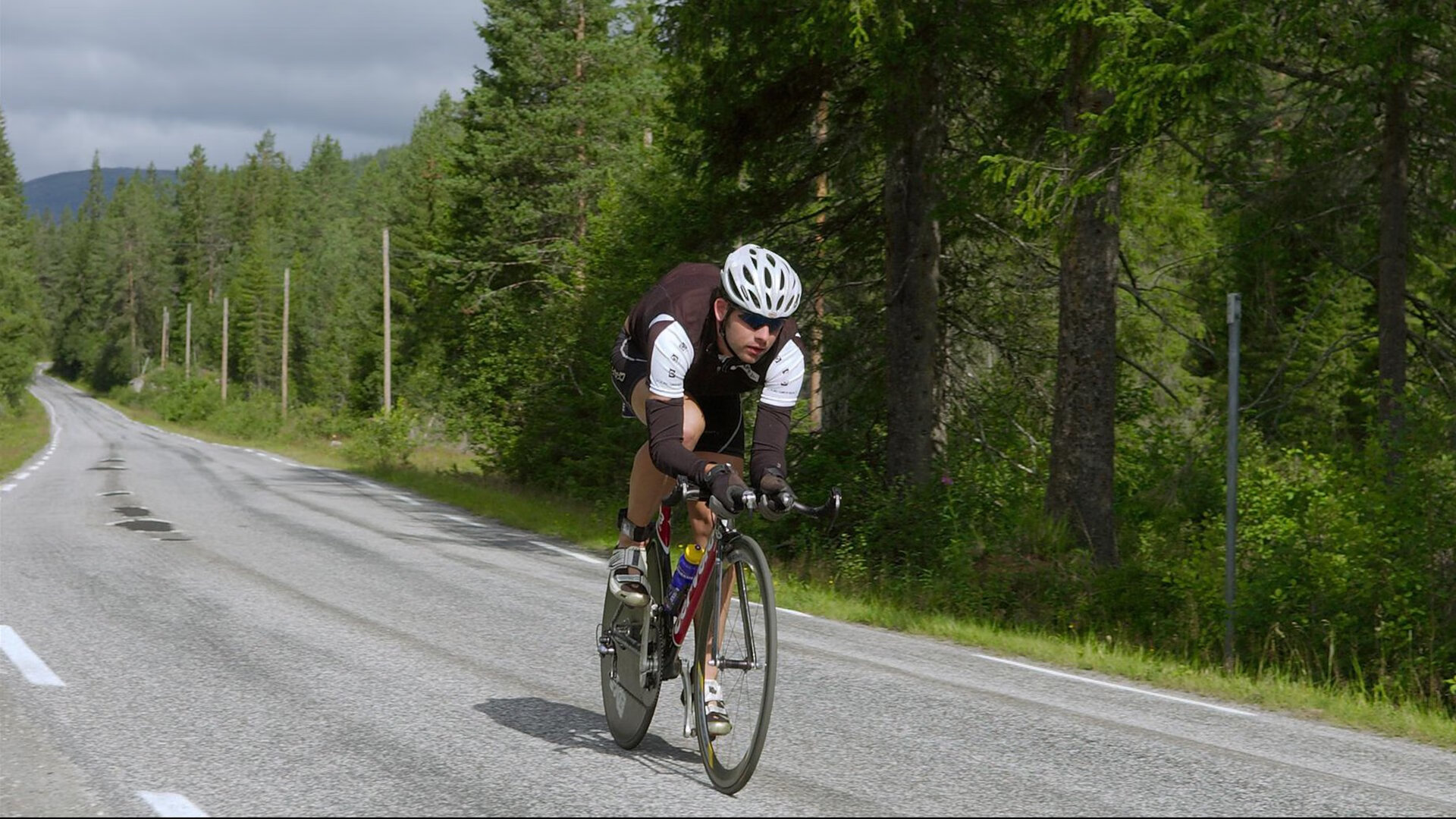 塔图姆压力下完成爆发,勇士完胜太阳,巨星与团队的胜利交响